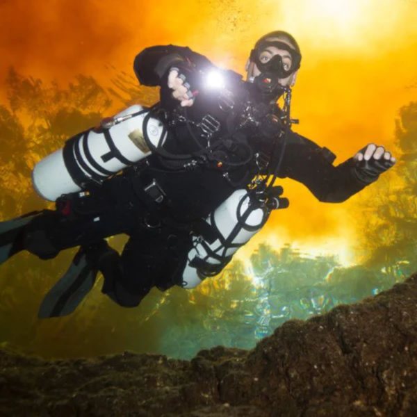 Sidemount Diver